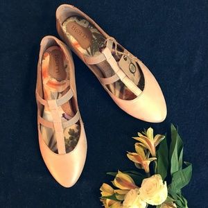 NWT/IB Born leather double T-strap ballet flats